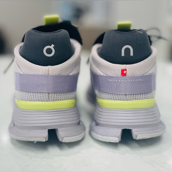 On Running Cloudnova Pearl/Zest size 8.5 On Cloud - Picture 6 of 14